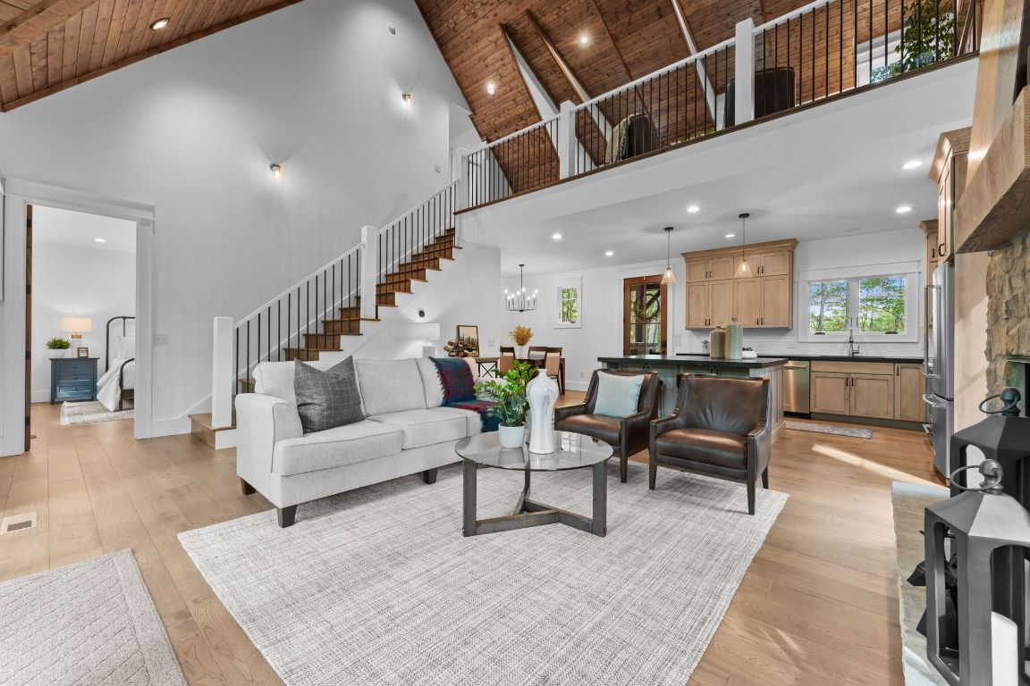 112 Gather Point Road