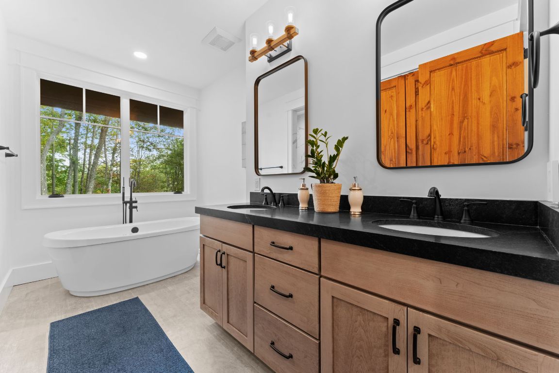 112 Gather Point Road