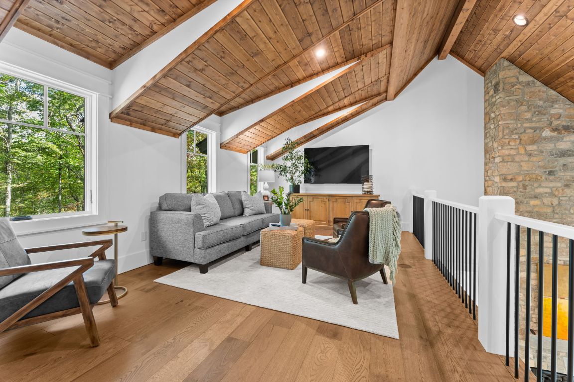 112 Gather Point Road