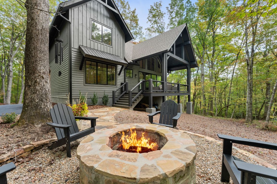 112 Gather Point Road