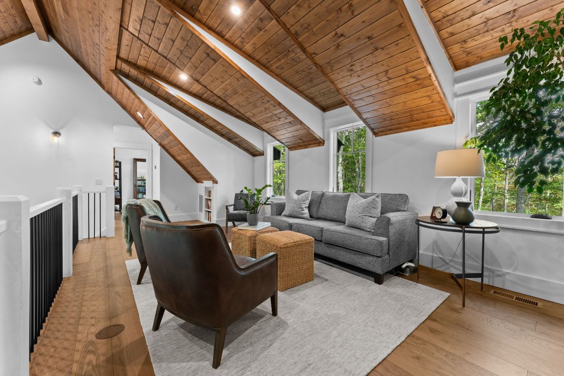 112 Gather Point Road