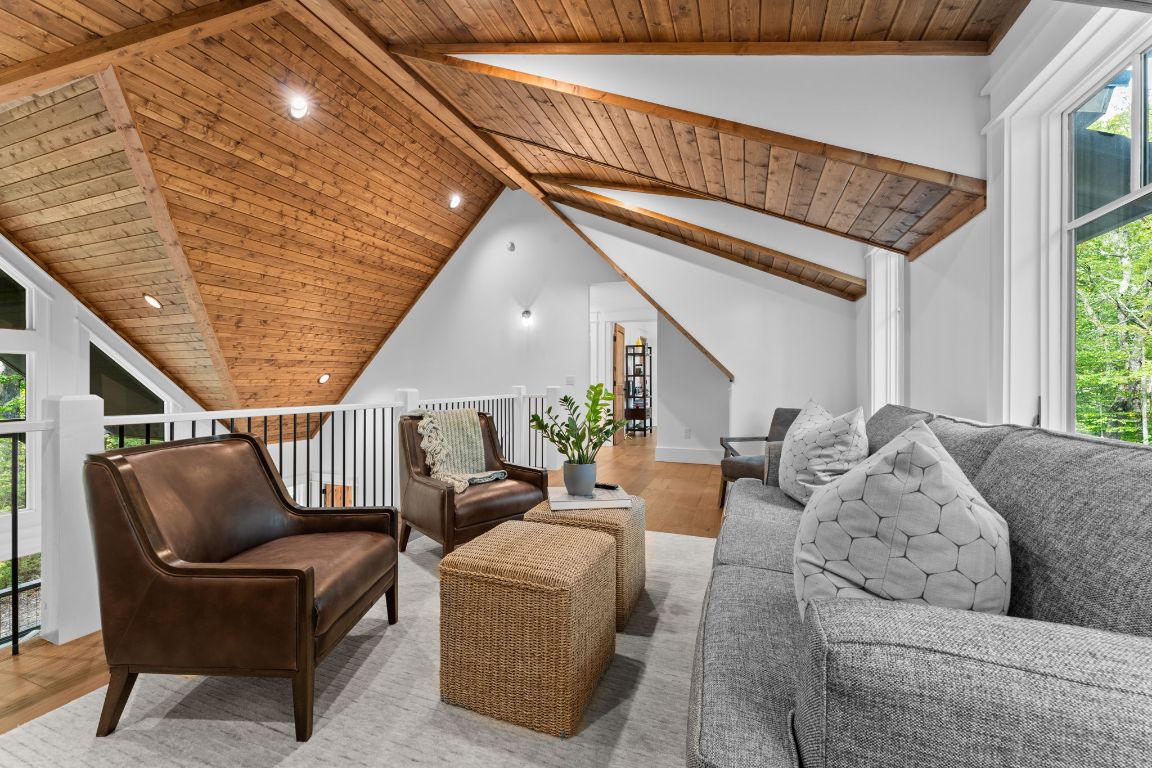 112 Gather Point Road