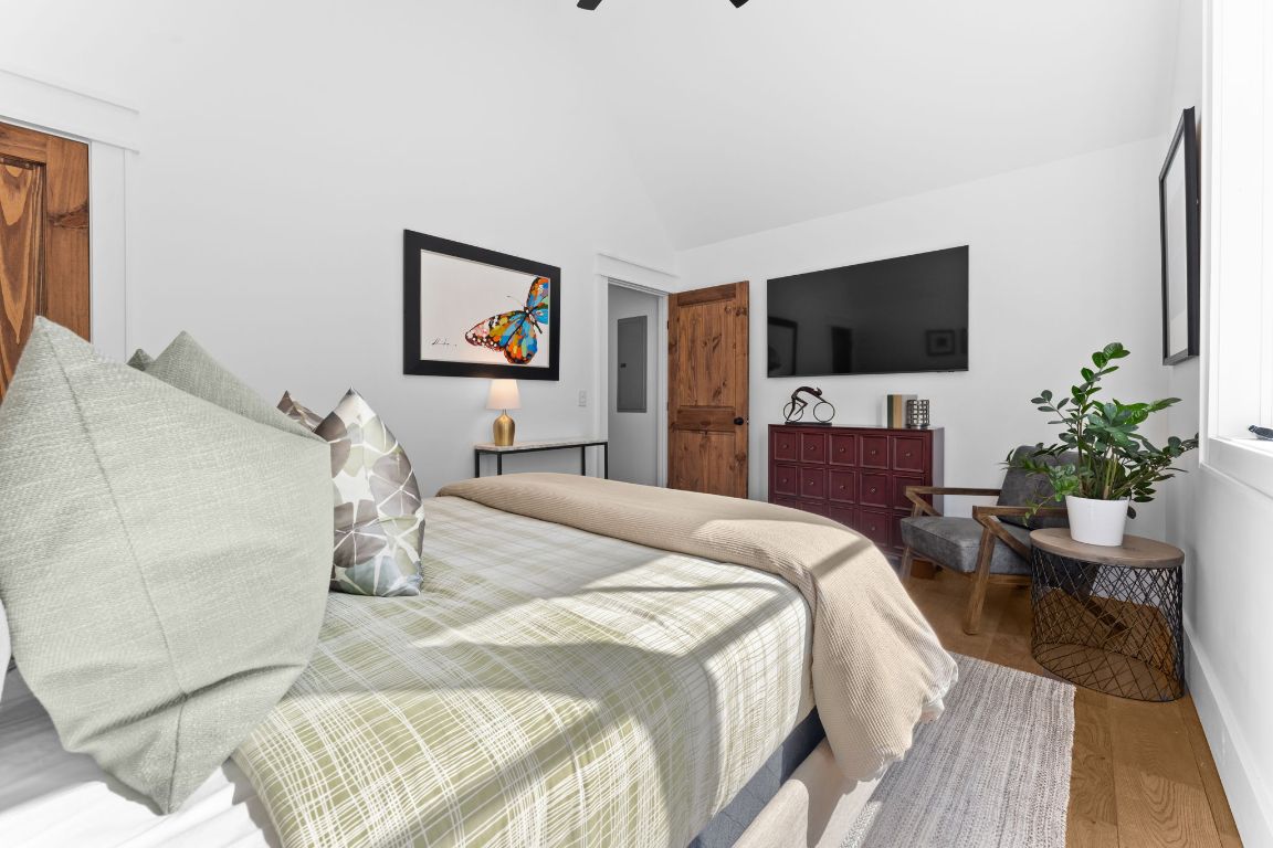 112 Gather Point Road