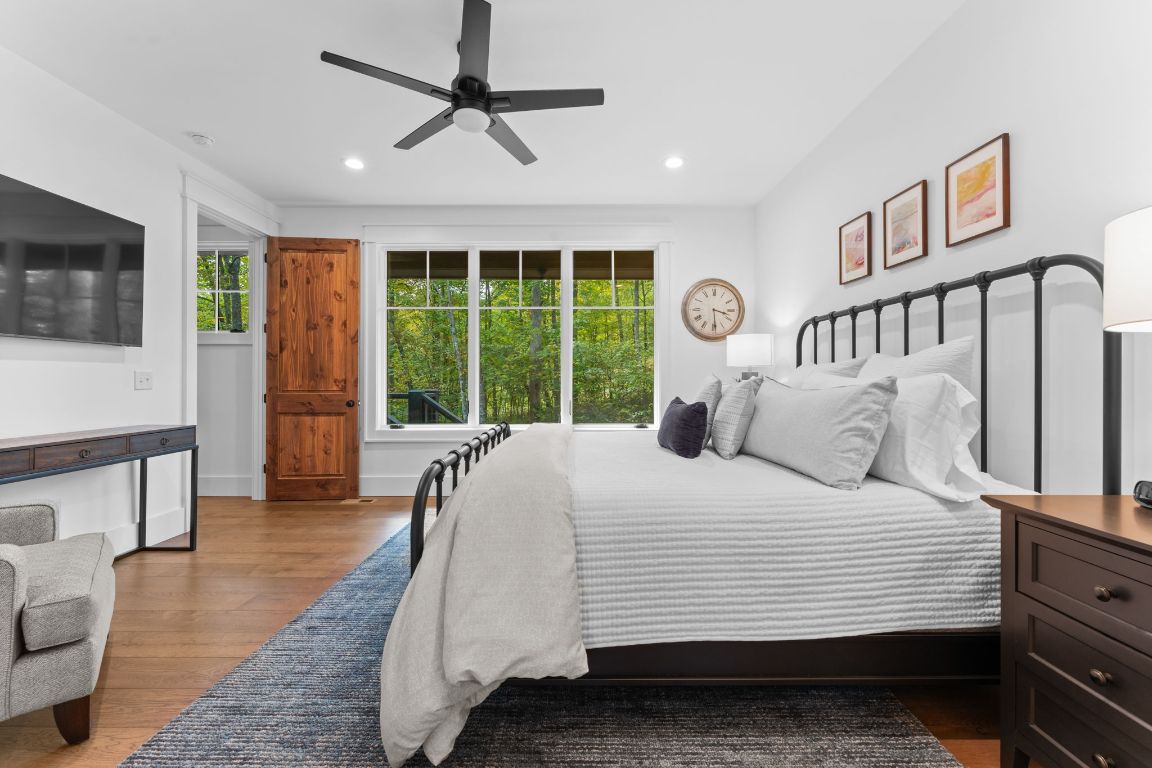 112 Gather Point Road