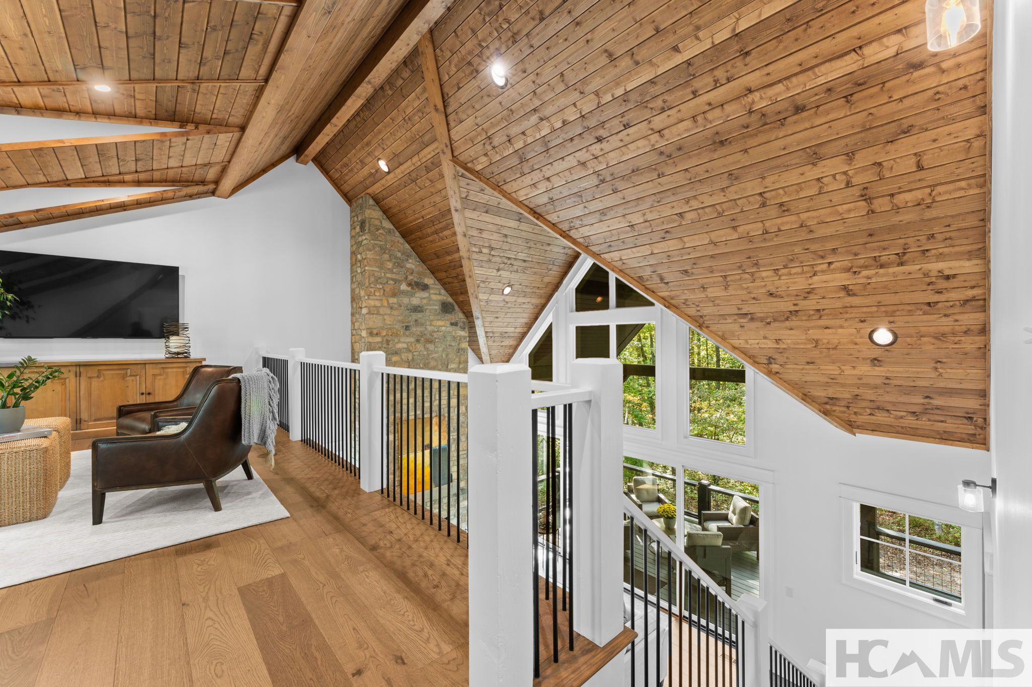 112 Gather Point Road