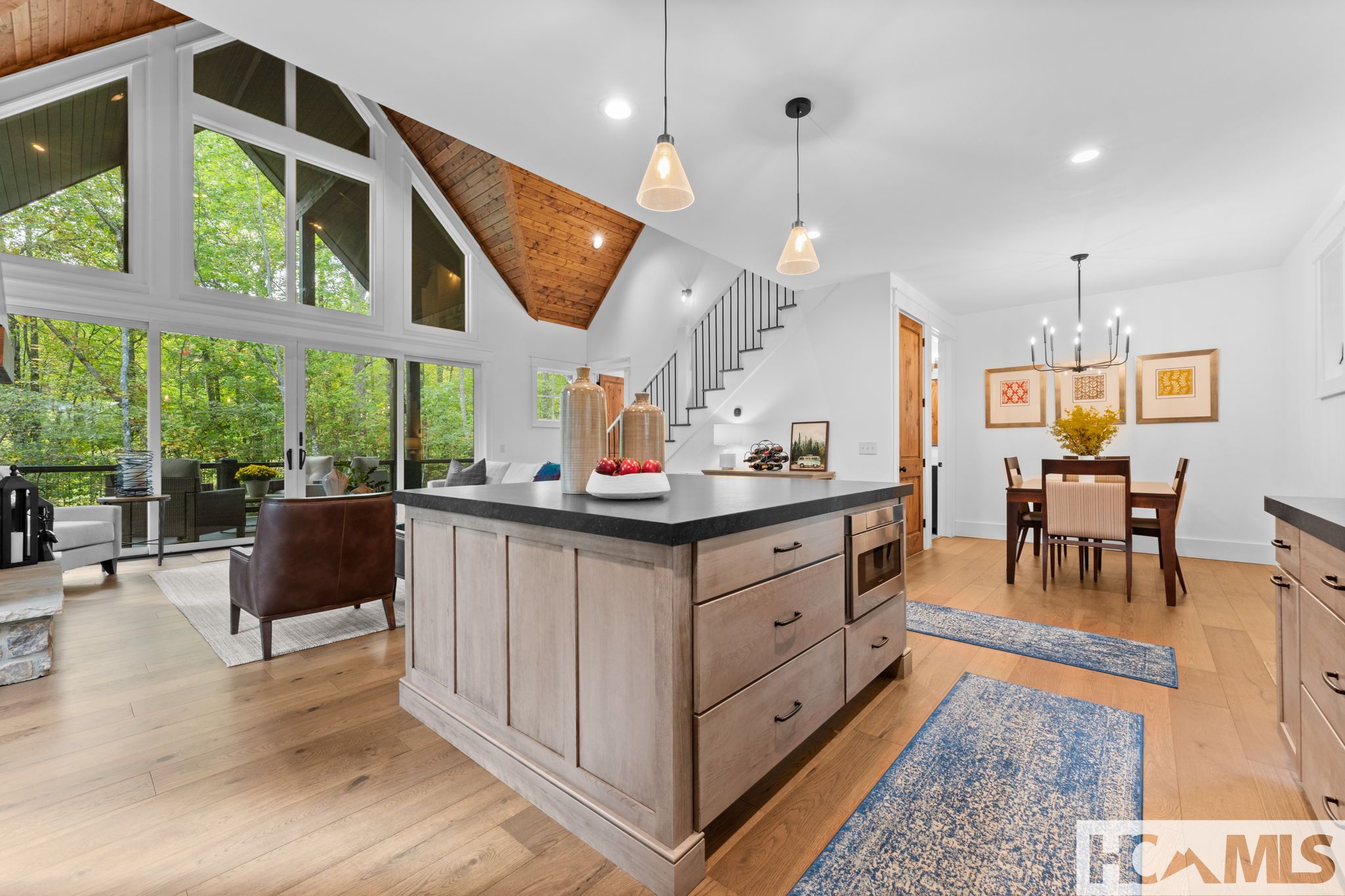 112 Gather Point Road