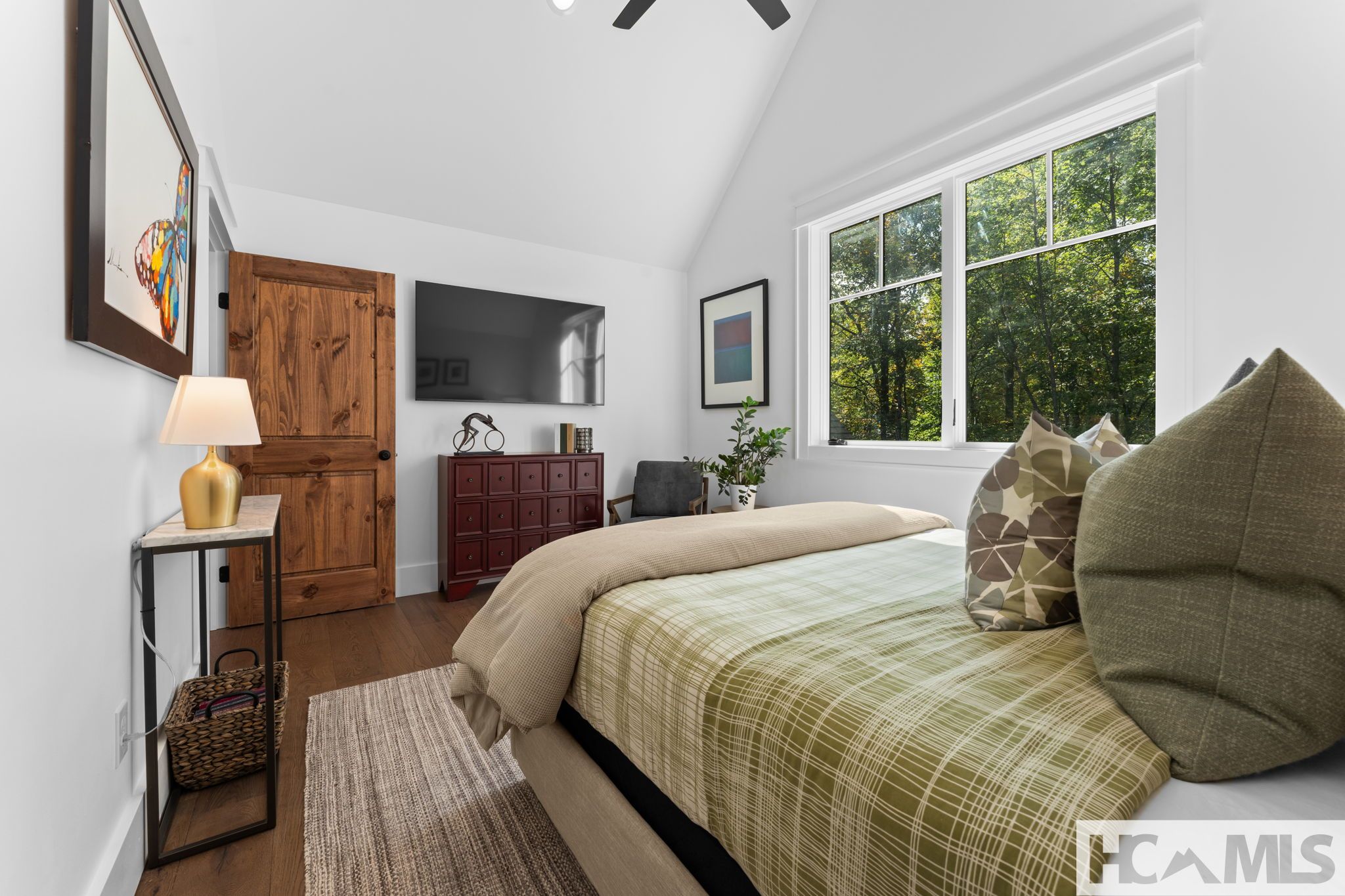 112 Gather Point Road