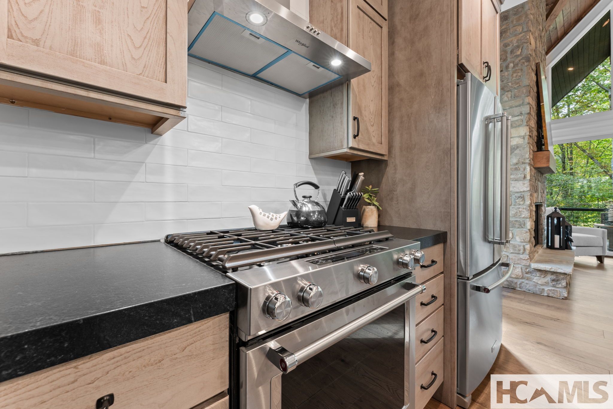 112 Gather Point Road