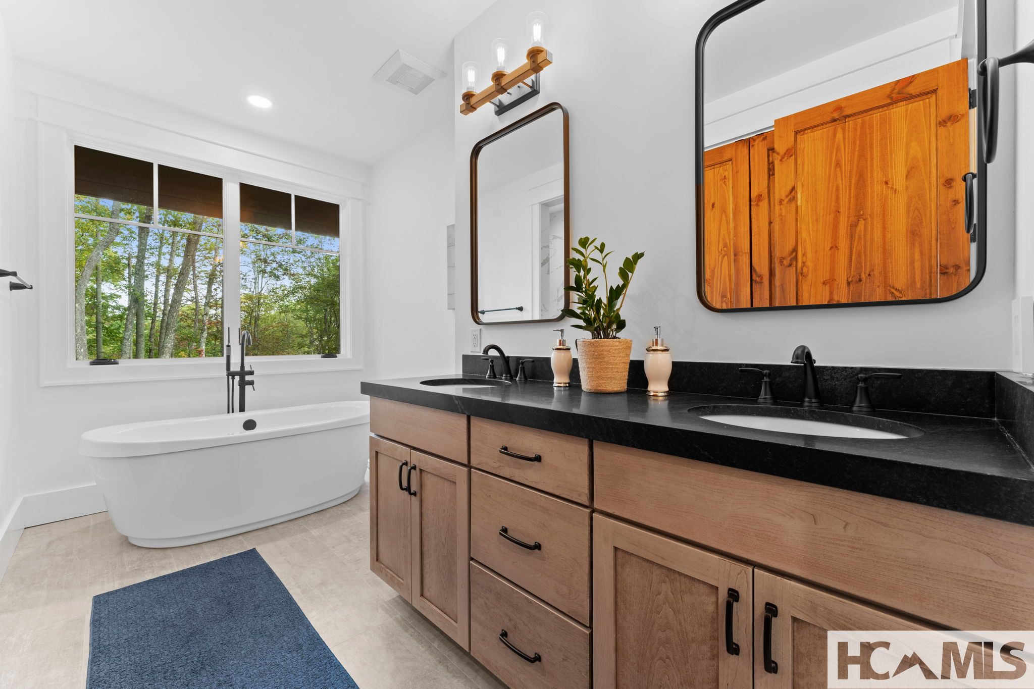 112 Gather Point Road