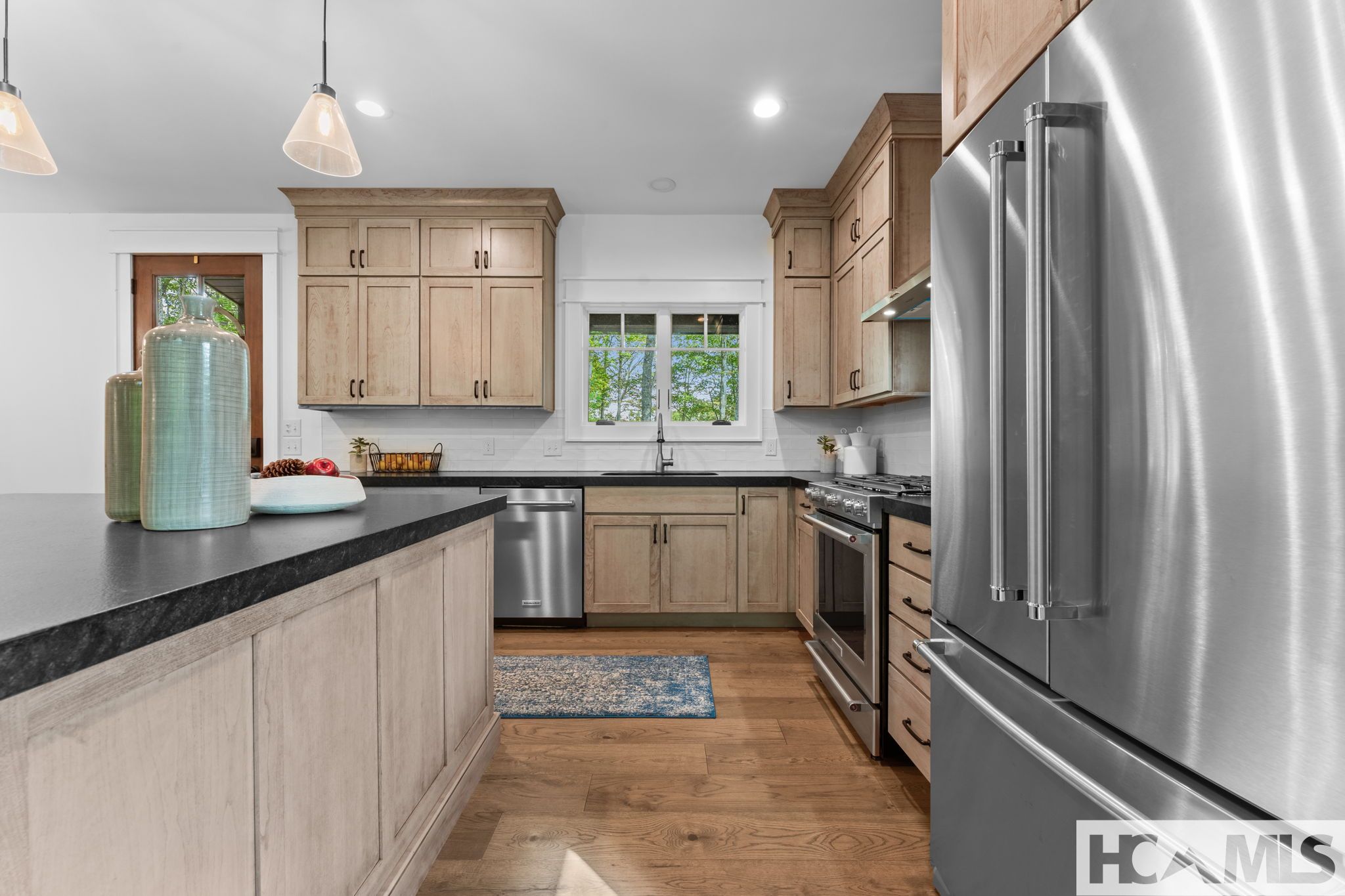 112 Gather Point Road