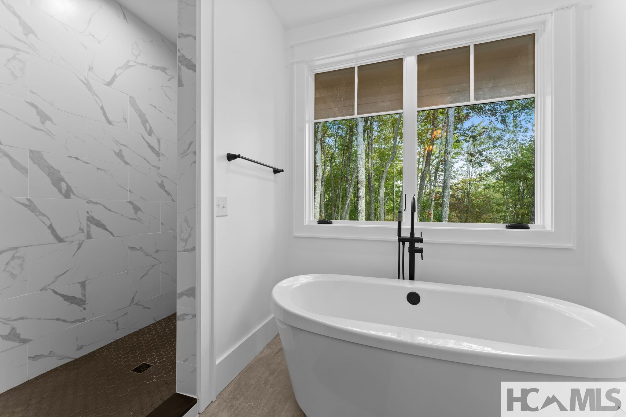 112 Gather Point Road