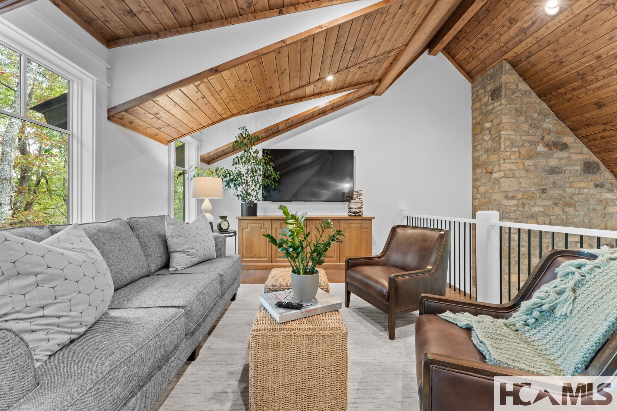 112 Gather Point Road