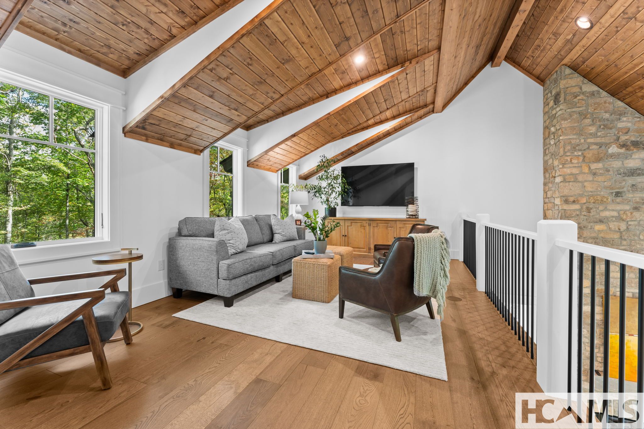 112 Gather Point Road