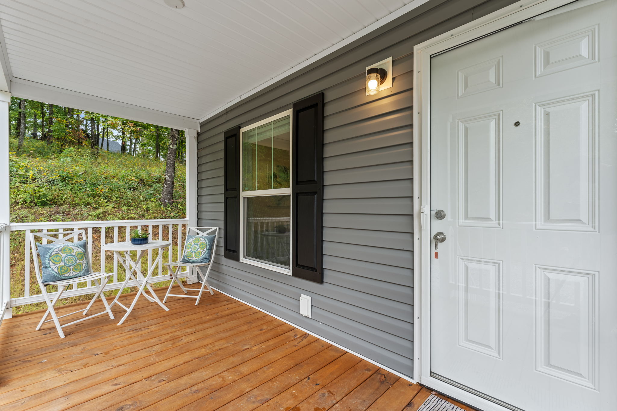 725 Ridge Crest Lane