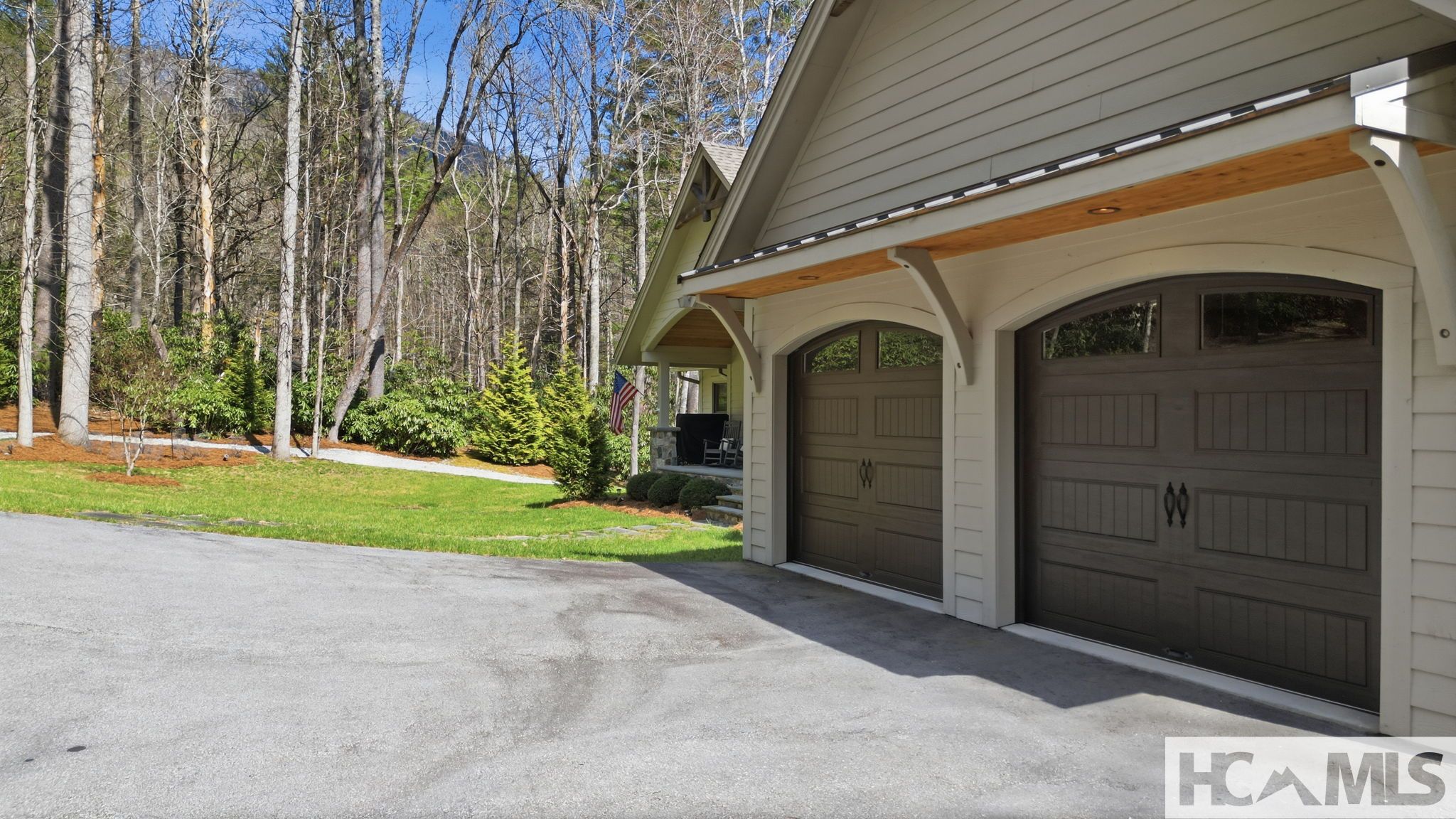 577 Twin Lakes Drive