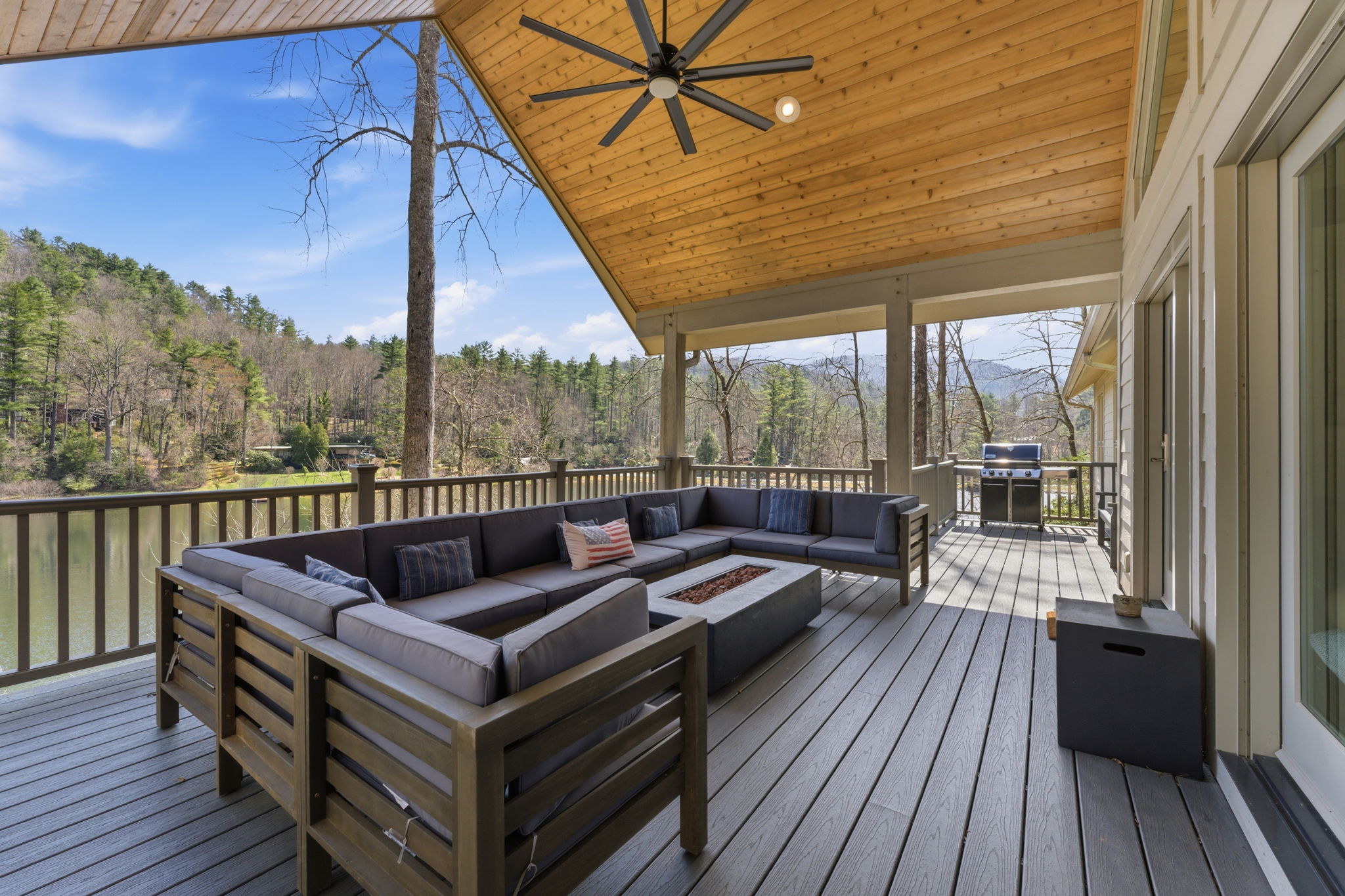 577 Twin Lakes Drive