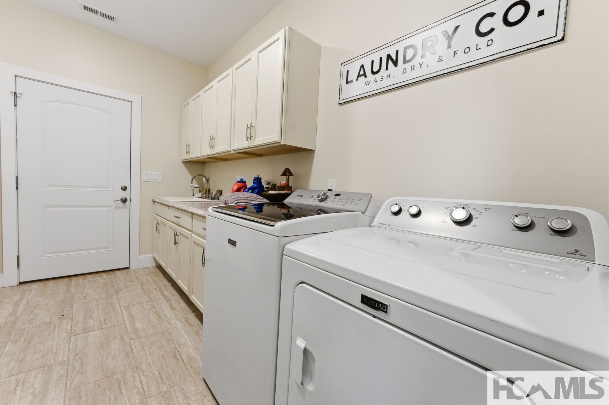 577 Twin Lakes Drive