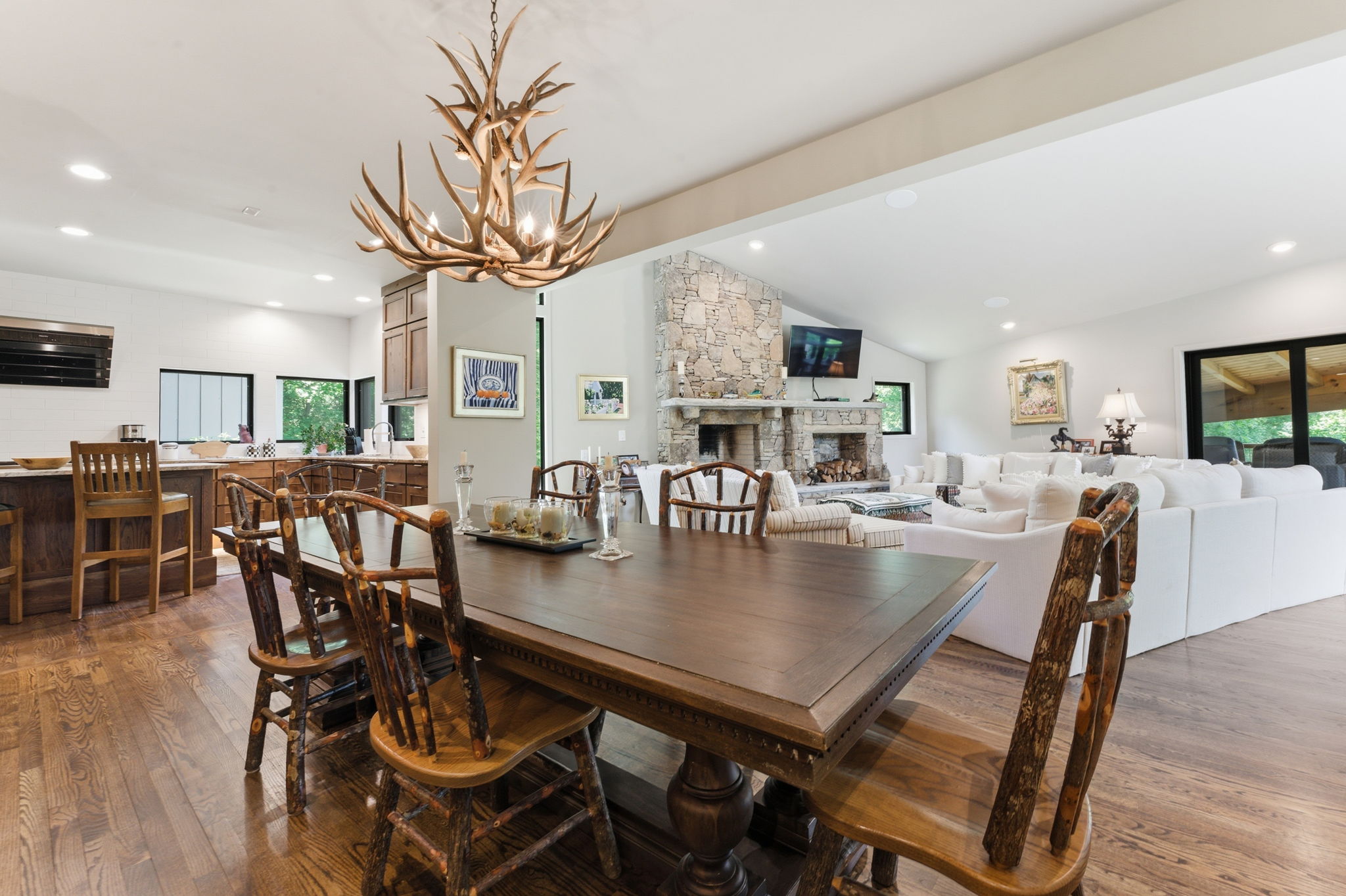 2259 Whiteside Cove Road