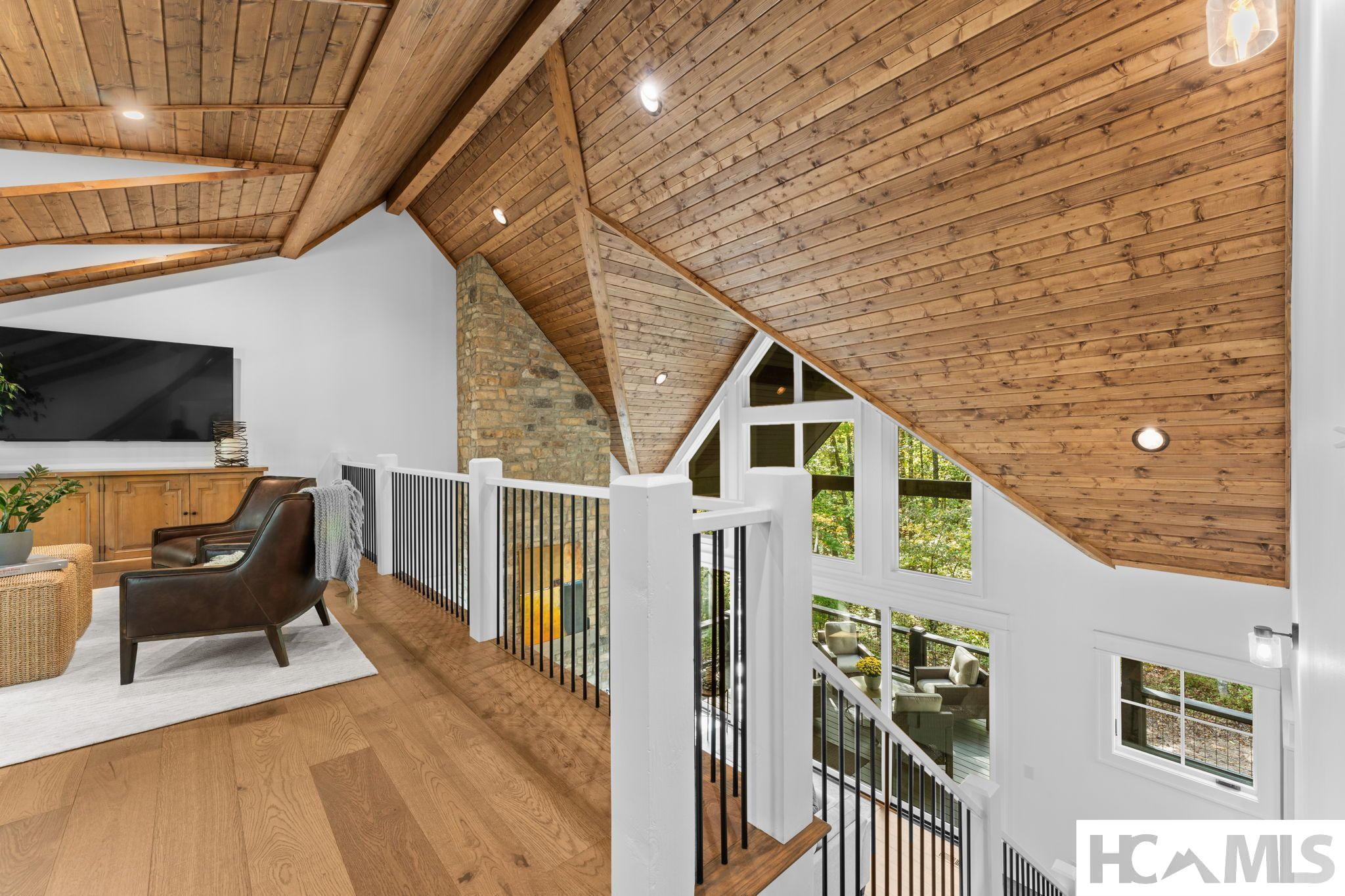 112 Gather Point Road