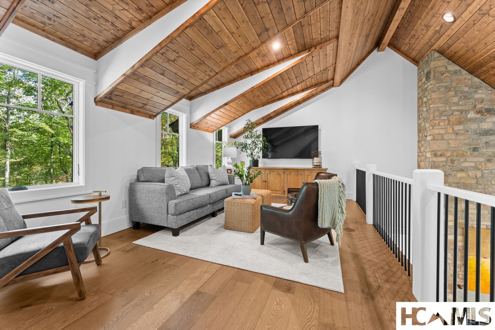112 Gather Point Road