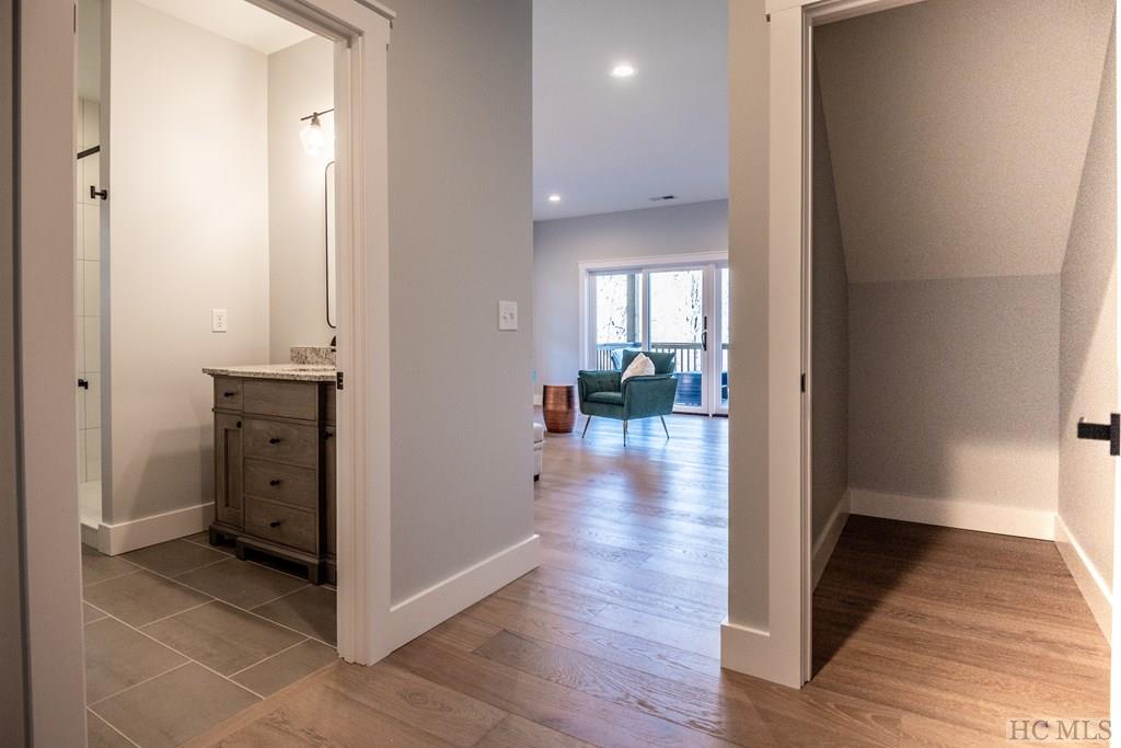 181 Narrows Road
