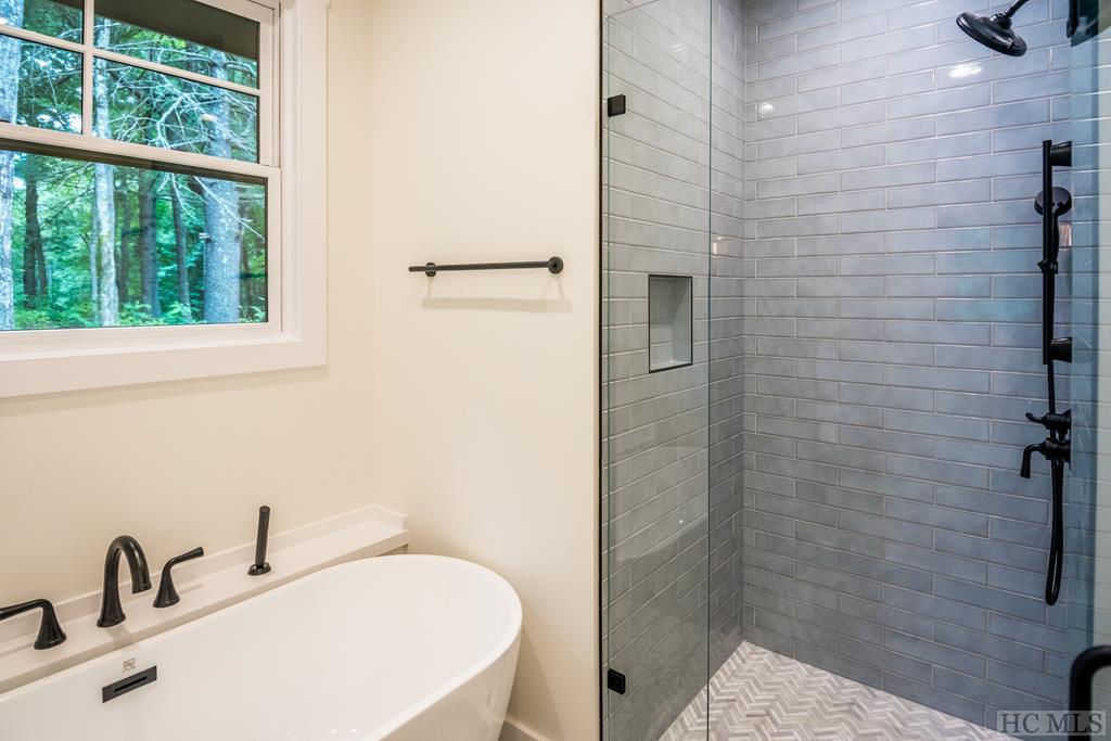181 Narrows Road