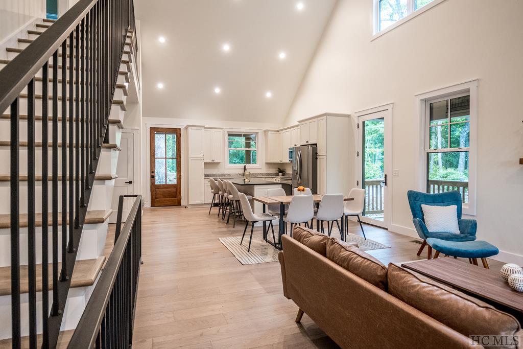 181 Narrows Road
