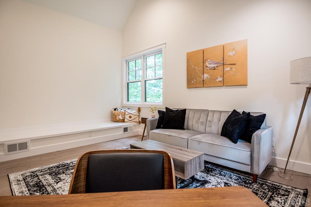 181 Narrows Road