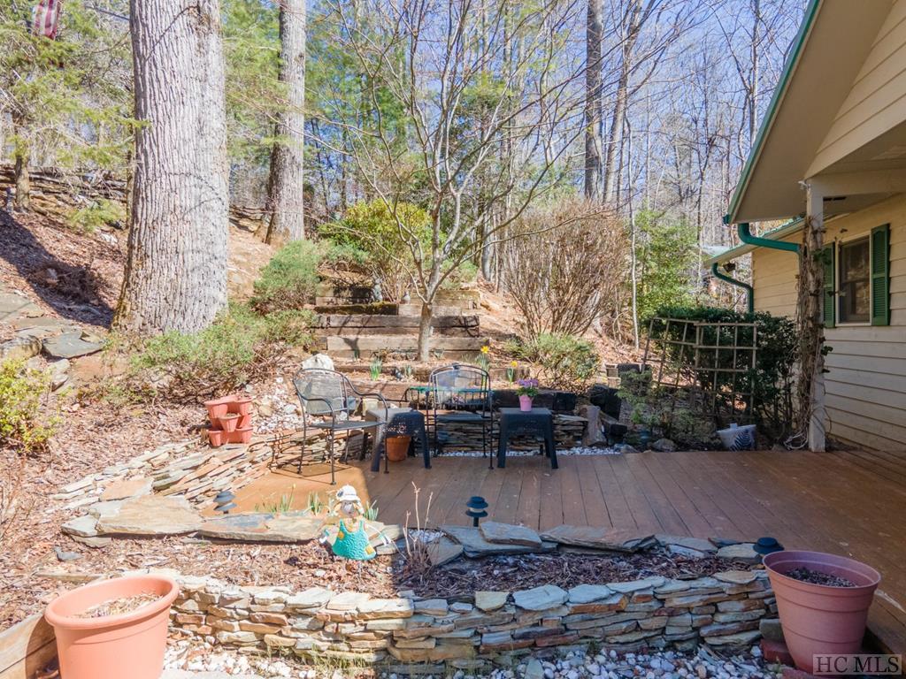 145 Rhododendron Court