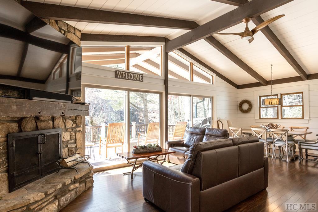 377 E East Christy Trail