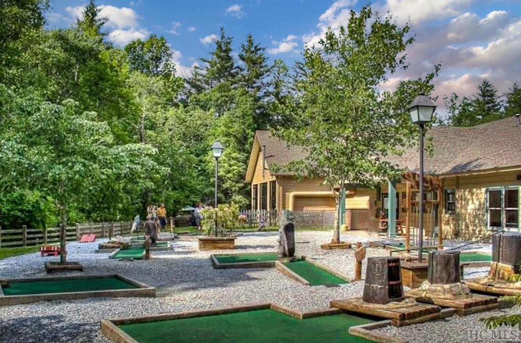 377 E East Christy Trail