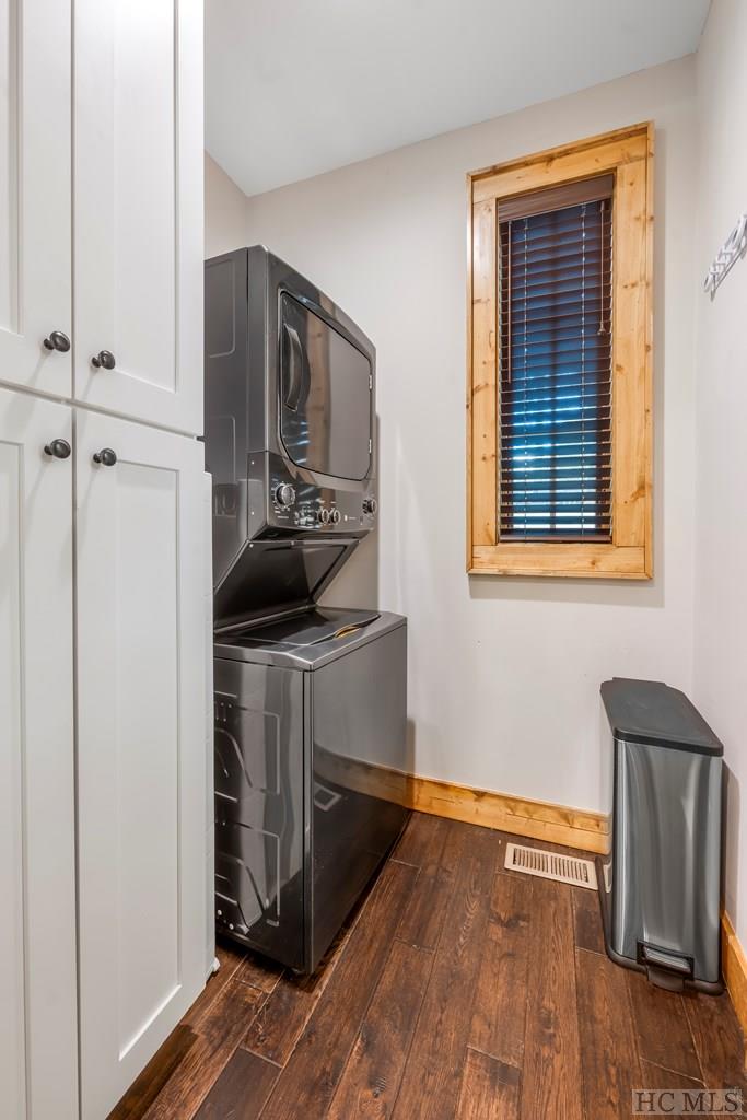 80 Branding Iron Drive