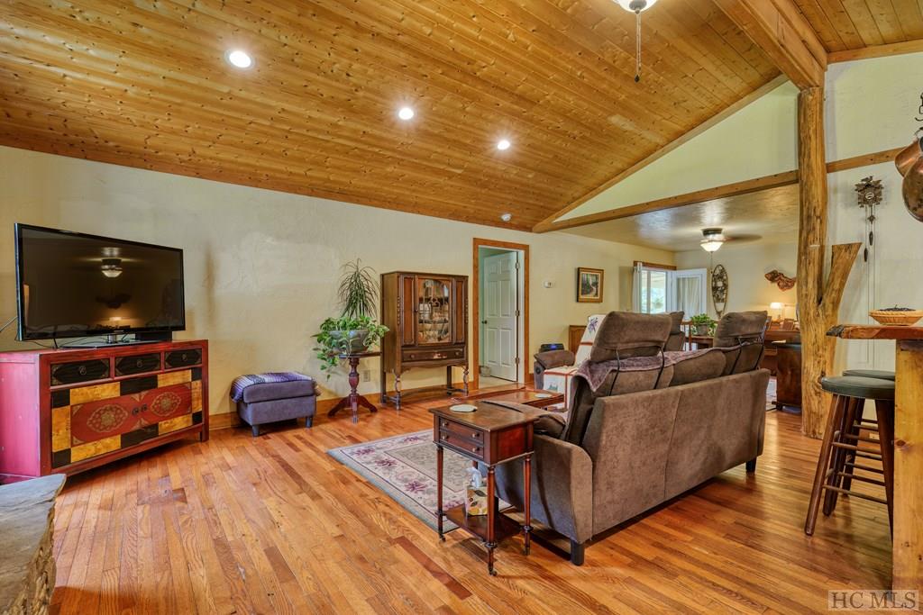 517 Zeb Alley Road