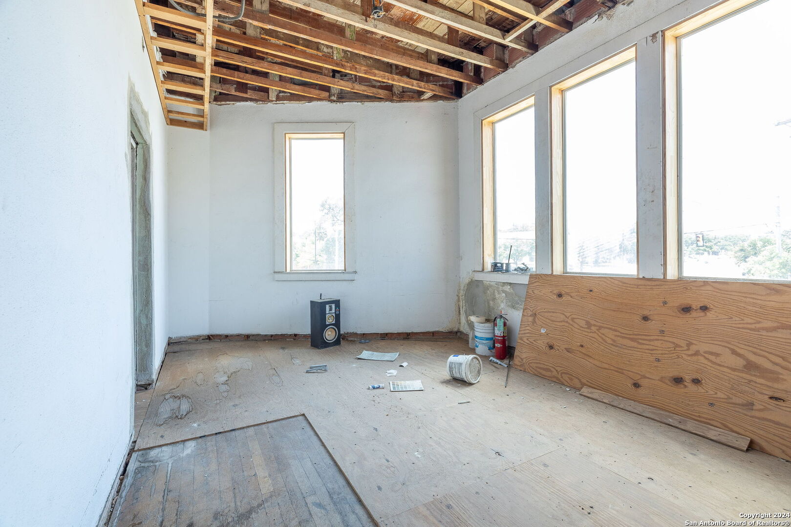 5050 BROADWAY