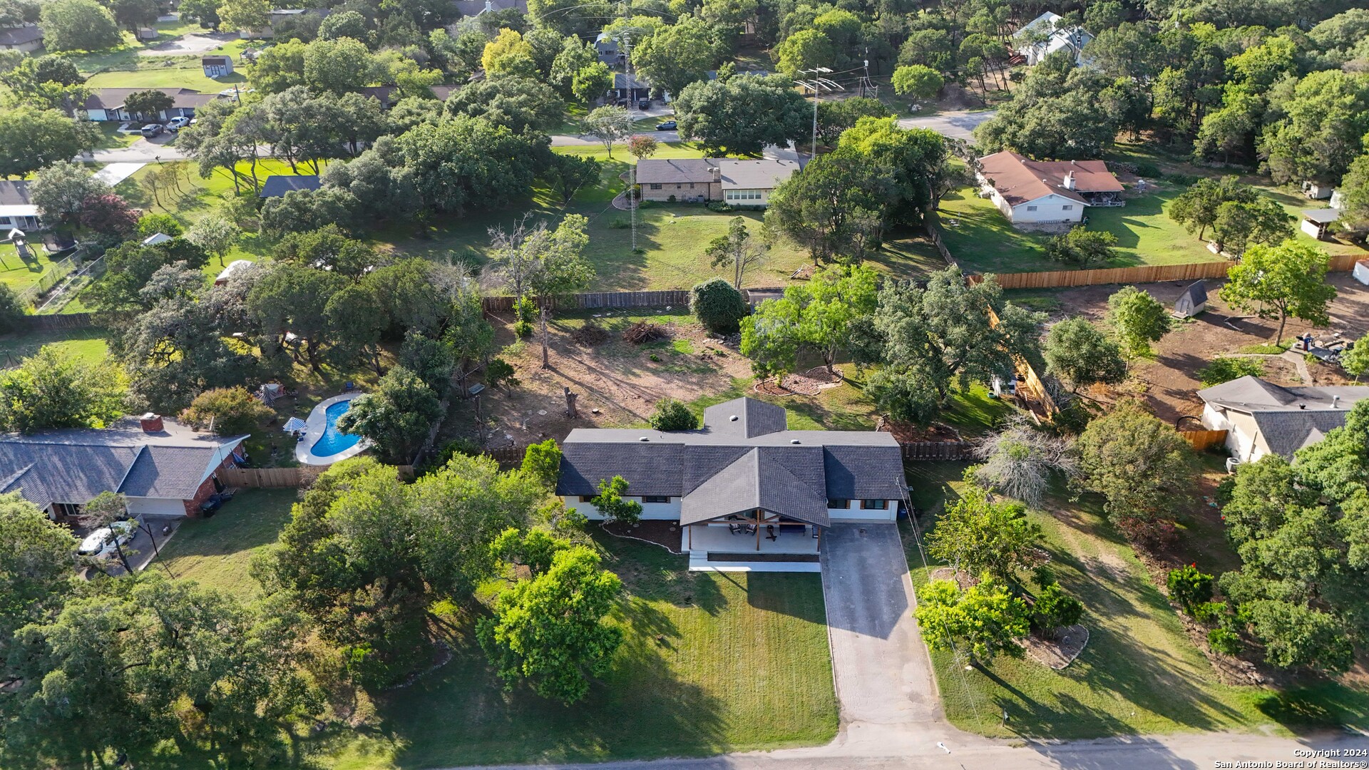 384 LARK LN