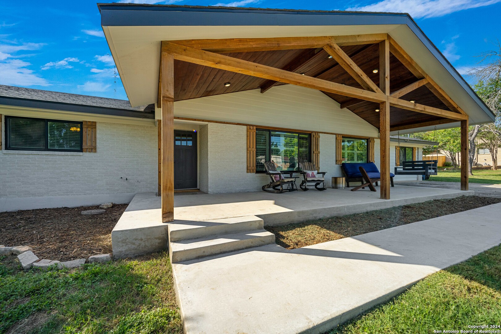 384 LARK LN