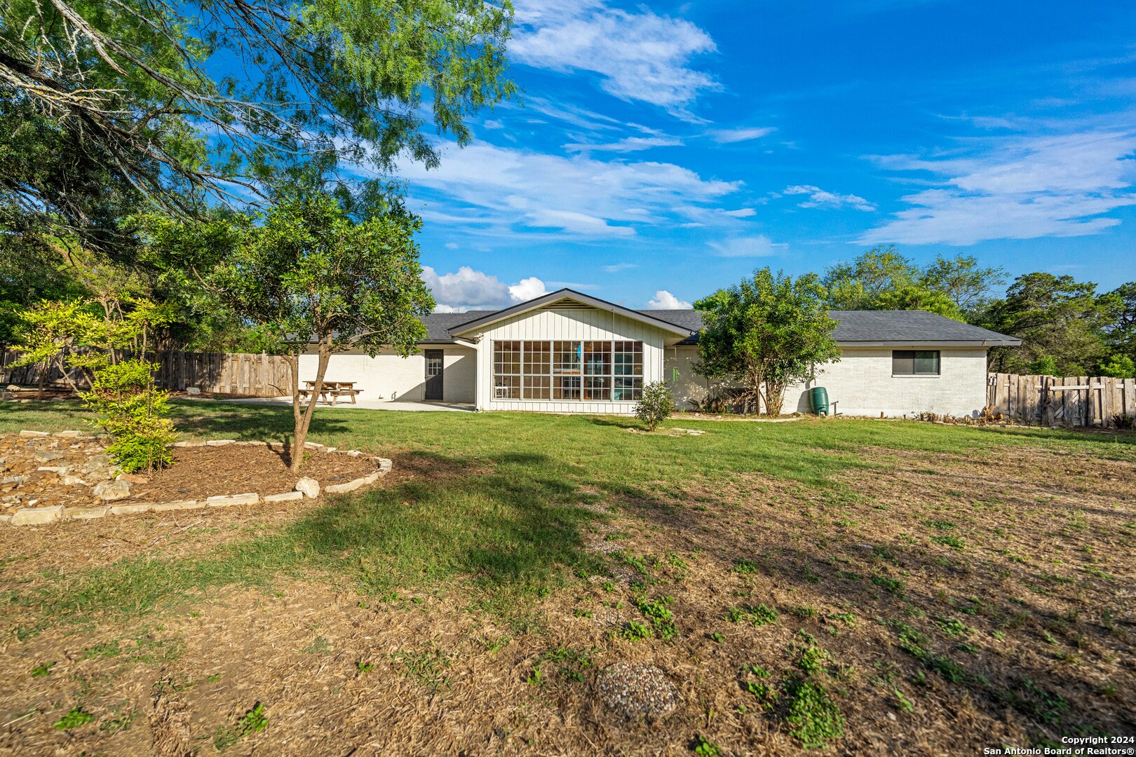 384 LARK LN