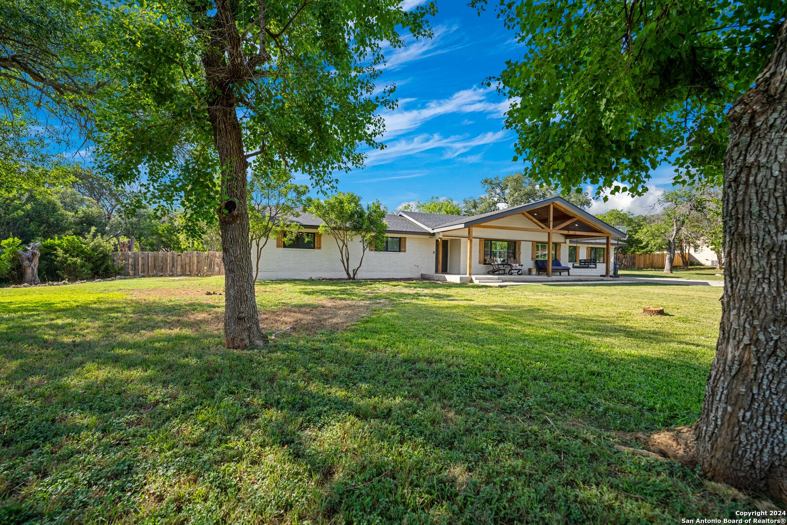 384 LARK LN