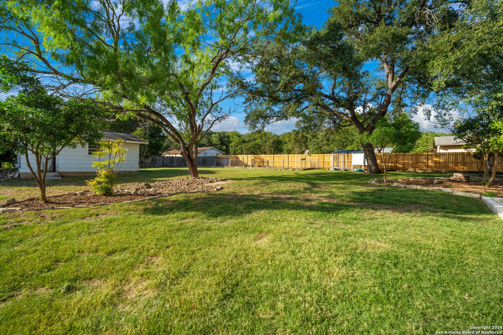 384 LARK LN