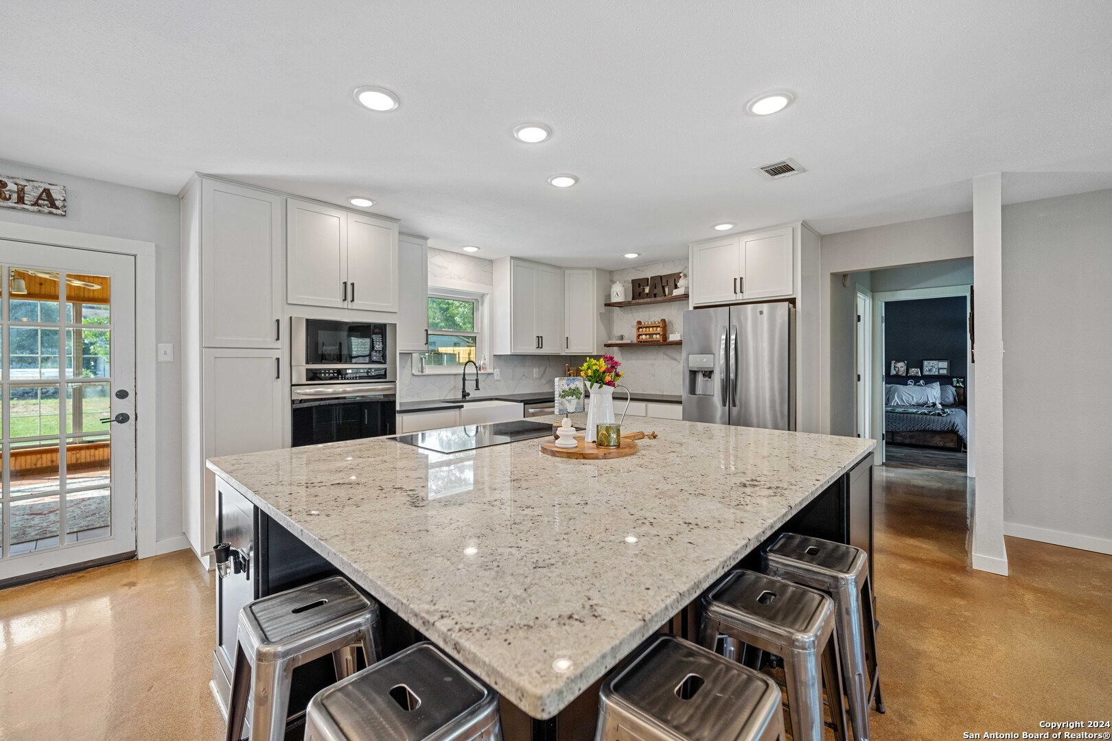 384 LARK LN