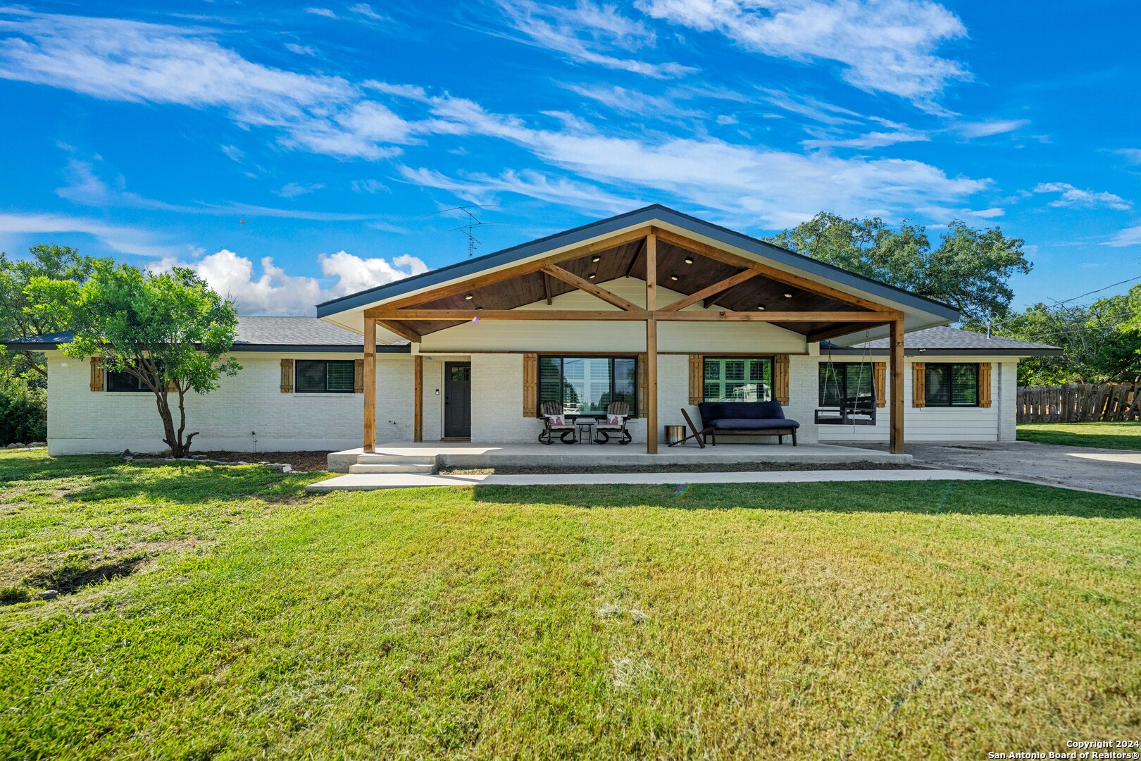 384 LARK LN