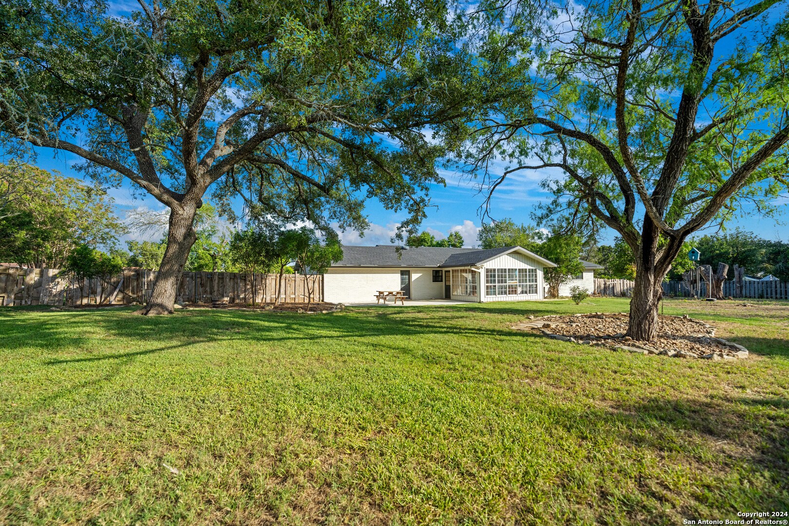 384 LARK LN