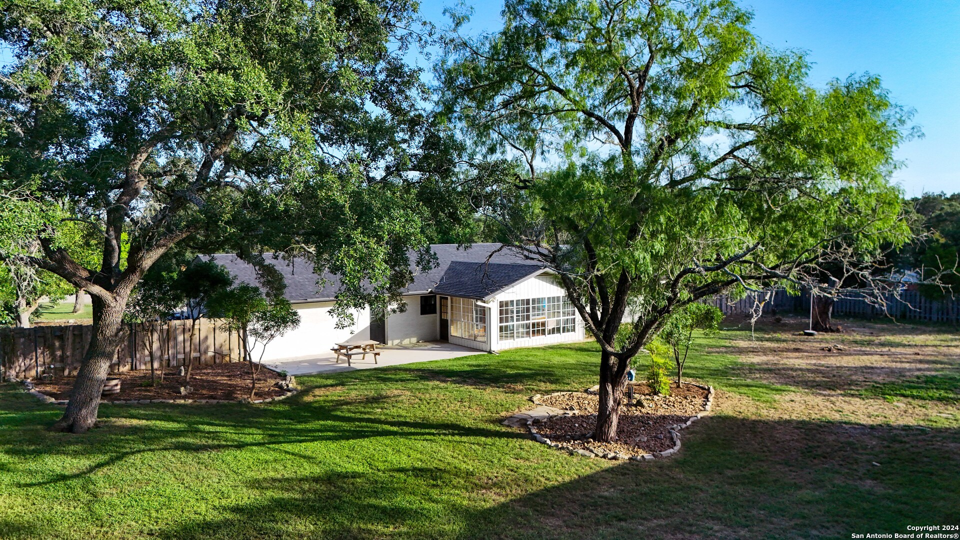 384 LARK LN