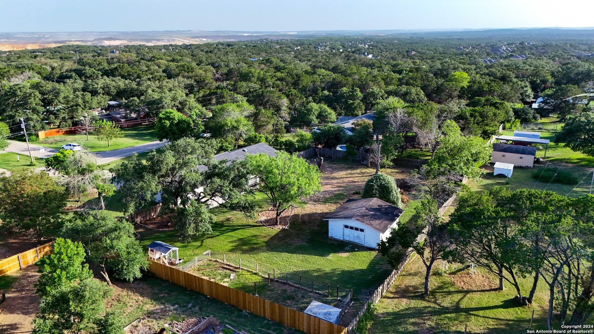384 LARK LN