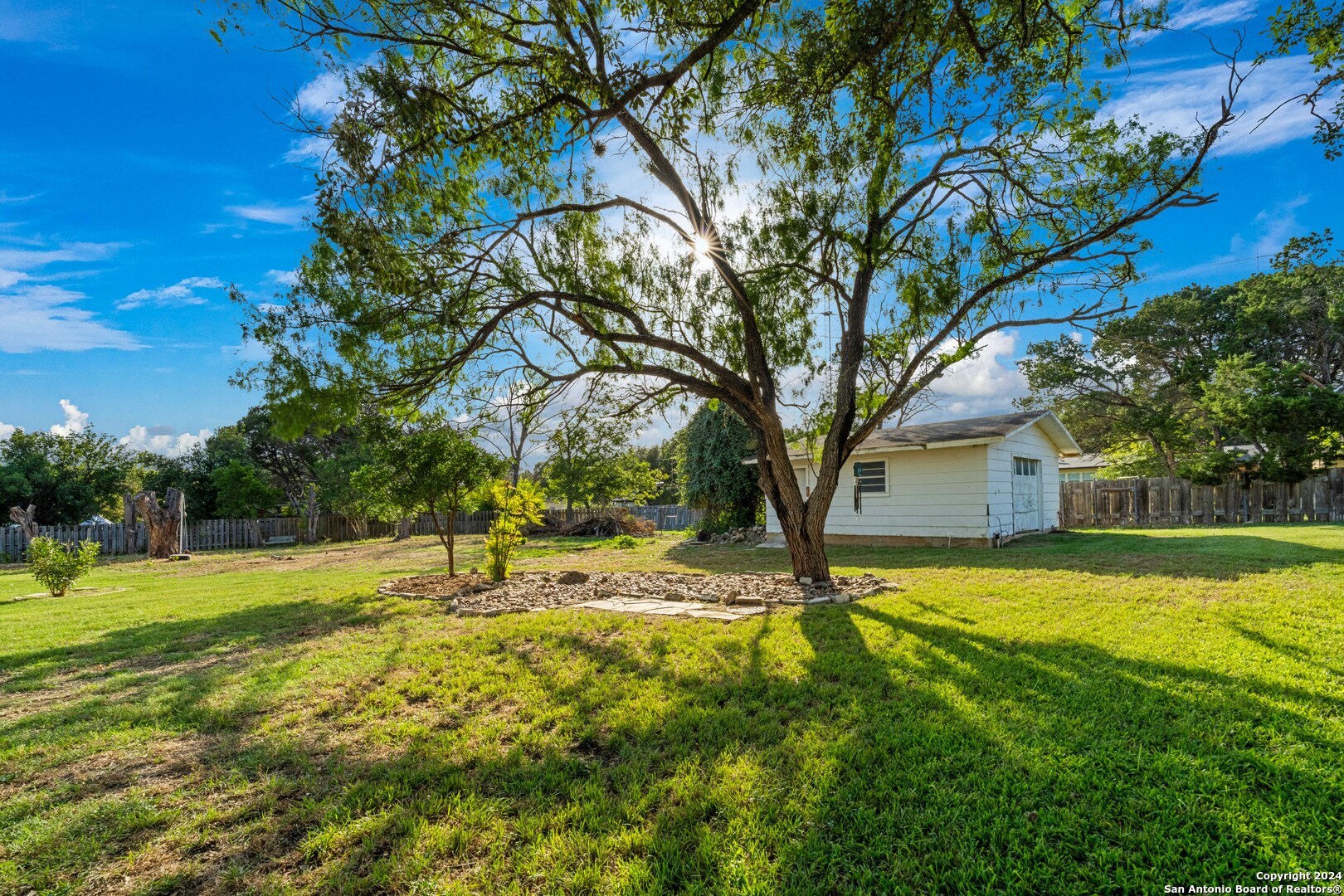 384 LARK LN