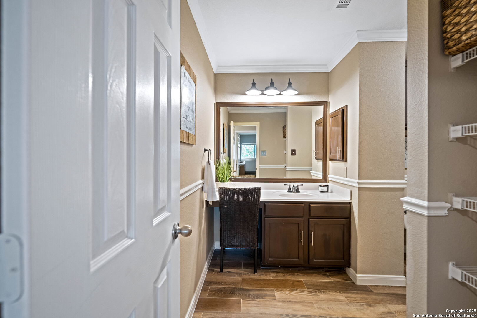 2154 Belvedere