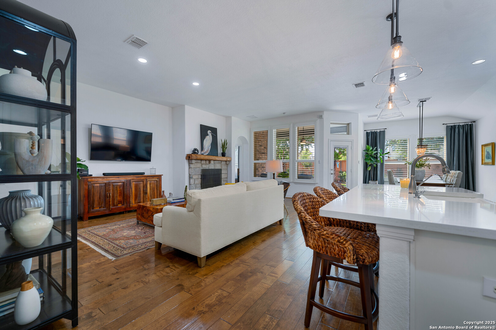 487 Mission Hill