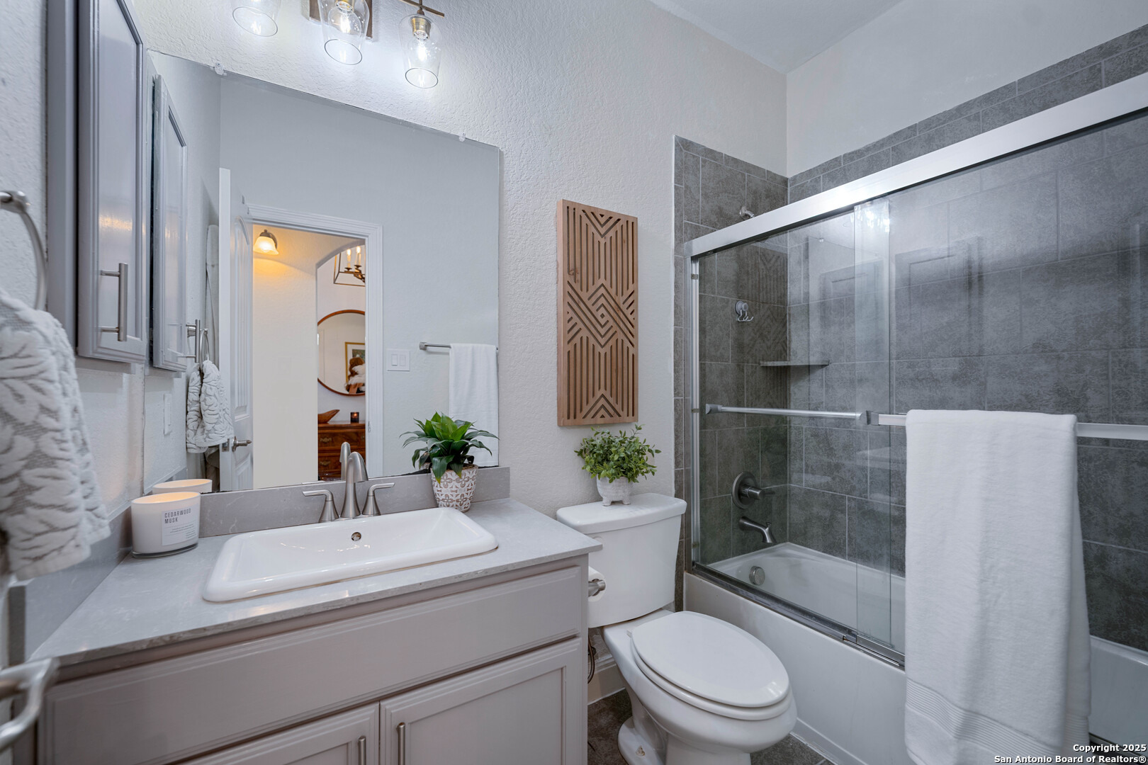 487 Mission Hill