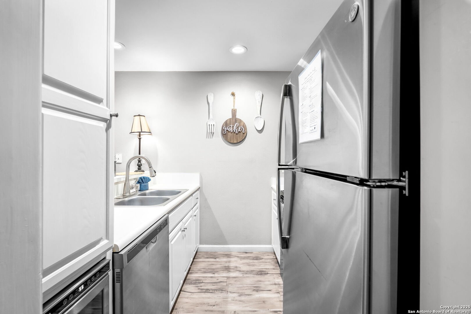 371 W Lincoln St B114