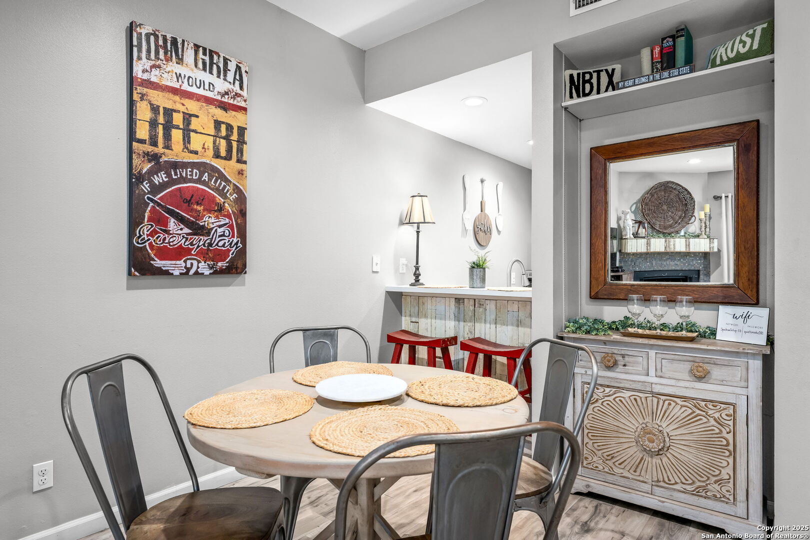 371 W Lincoln St B114